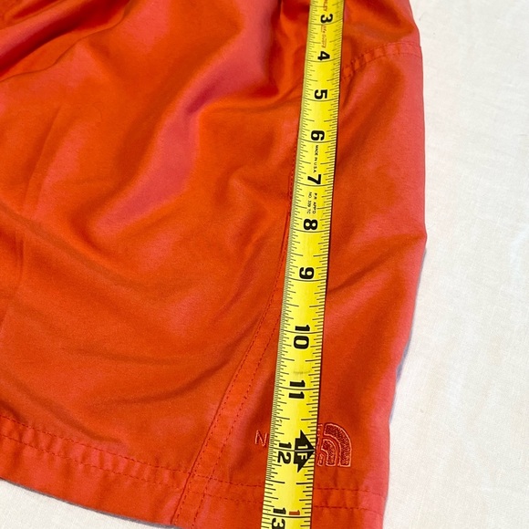 The North Face Women’s Shorts Size S/p Orange Summer Spring Attire Workout run - Picture 7 of 8